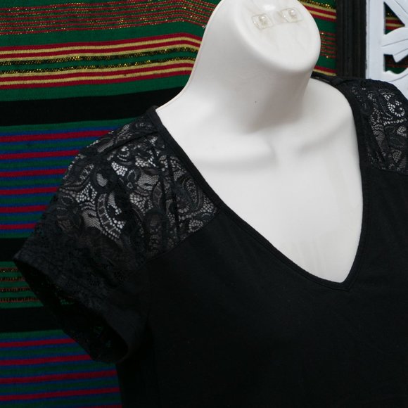 Black Maternity Blouse - Picture 9 of 9